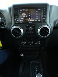 2015 Jeep Wrangler Rubicon   - Photo 33 - Naples, FL 34104