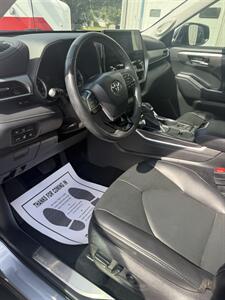 2020 Toyota Highlander Platinum   - Photo 12 - Stuarts Draft, VA 24477