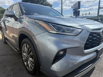 2020 Toyota Highlander Platinum   - Photo 3 - Stuarts Draft, VA 24477