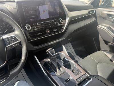 2020 Toyota Highlander Platinum   - Photo 15 - Stuarts Draft, VA 24477