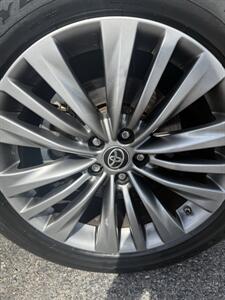 2020 Toyota Highlander Platinum   - Photo 10 - Stuarts Draft, VA 24477