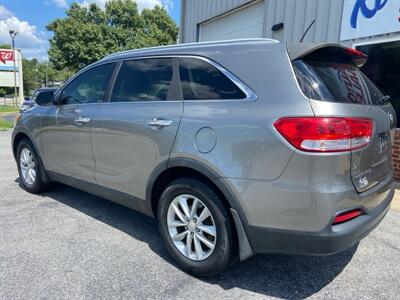 2016 Kia Sorento LX   - Photo 12 - Stuarts Draft, VA 24477