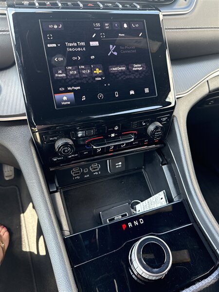 2024 Jeep Grand Cherokee Altitude photo 12