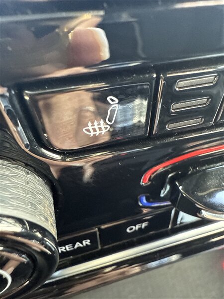 2024 Jeep Grand Cherokee Altitude photo 14