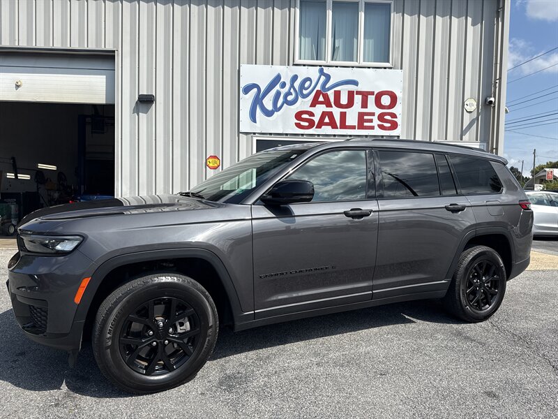 2024 Jeep Grand Cherokee Altitude photo 5