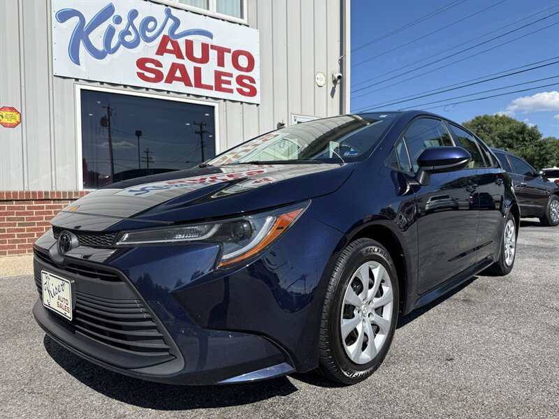 2023 Toyota Corolla LE   - Photo 1 - Stuarts Draft, VA 24477