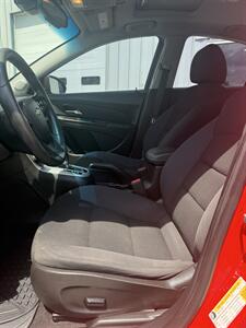 2015 Chevrolet Cruze 1LT Auto   - Photo 13 - Stuarts Draft, VA 24477