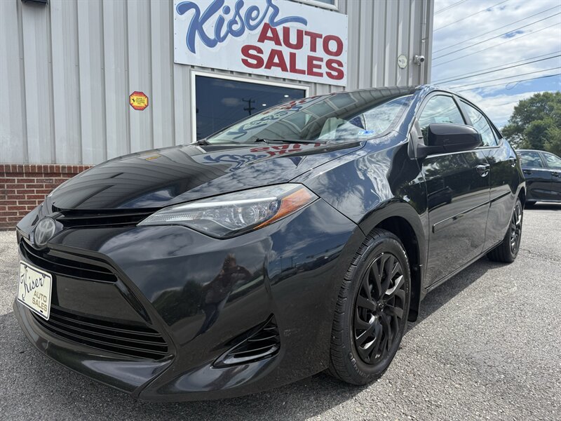 2018 Toyota Corolla LE   - Photo 1 - Stuarts Draft, VA 24477