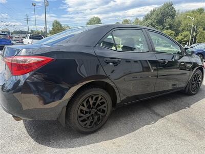 2018 Toyota Corolla LE   - Photo 6 - Stuarts Draft, VA 24477