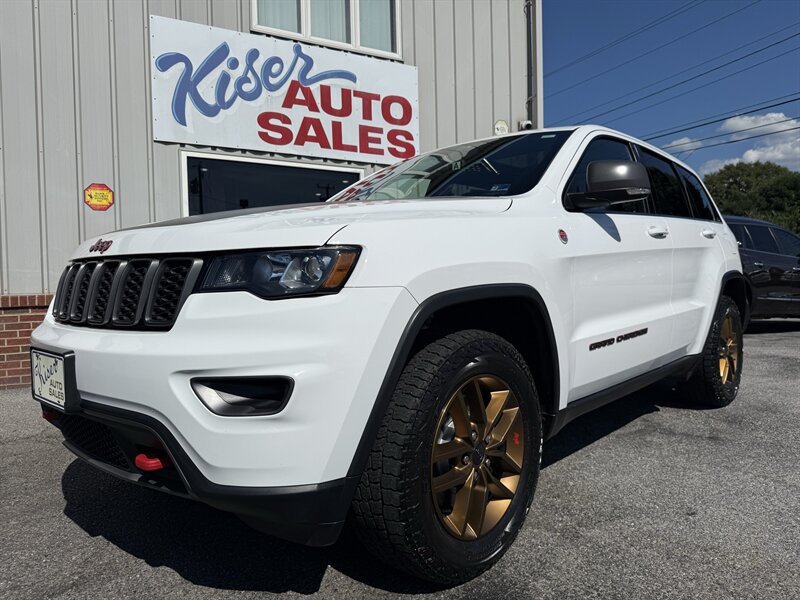 2020 Jeep Grand Cherokee Trailhawk   - Photo 1 - Stuarts Draft, VA 24477