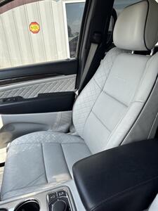 2017 Jeep Grand Cherokee Summit   - Photo 29 - Stuarts Draft, VA 24477