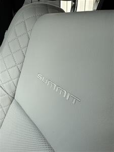 2017 Jeep Grand Cherokee Summit   - Photo 30 - Stuarts Draft, VA 24477
