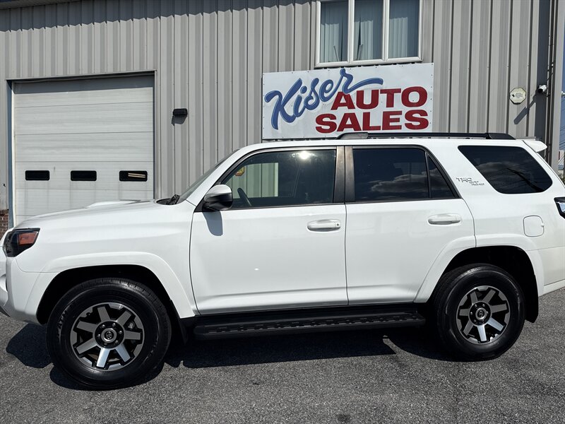 2024 Toyota 4Runner TRD Off-Road photo 10