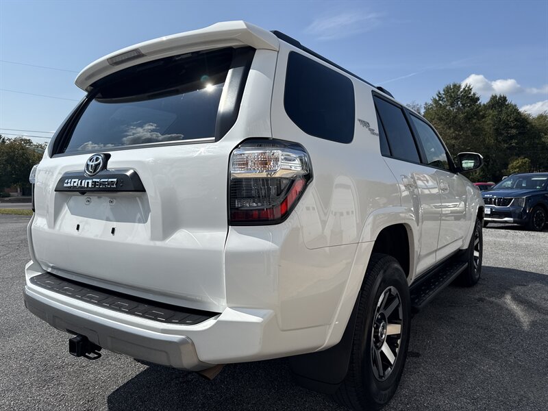2024 Toyota 4Runner TRD Off-Road photo 6