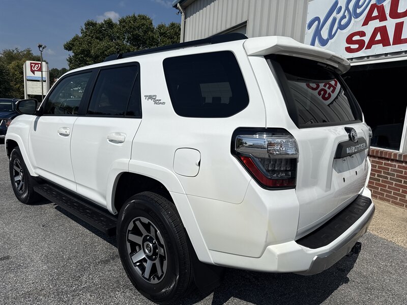 2024 Toyota 4Runner TRD Off-Road photo 8
