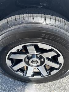 2024 Toyota 4Runner TRD Off-Road   - Photo 10 - Stuarts Draft, VA 24477