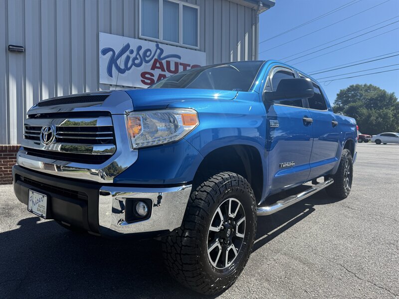 2016 Toyota Tundra SR5   - Photo 1 - Stuarts Draft, VA 24477