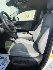 2021 Toyota Venza XLE   - Photo 14 - Stuarts Draft, VA 24477