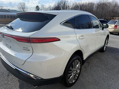 2021 Toyota Venza XLE   - Photo 8 - Stuarts Draft, VA 24477