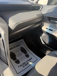 2021 Toyota Venza XLE   - Photo 18 - Stuarts Draft, VA 24477