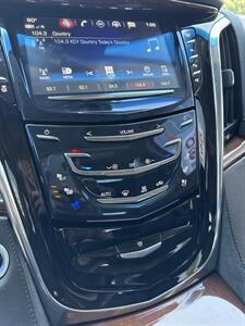 2018 Cadillac Escalade Premium Luxury   - Photo 20 - Stuarts Draft, VA 24477