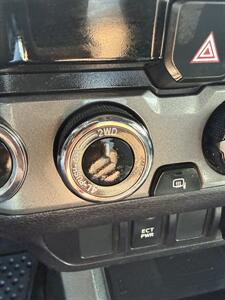 2018 Toyota Tacoma TRD Sport - Photo 24 - Stuarts Draft, VA 24477