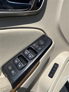 2020 GMC Yukon Denali   - Photo 13 - Stuarts Draft, VA 24477