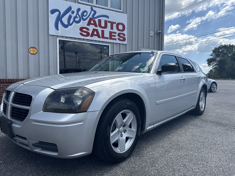2005 Dodge Magnum SXT  
