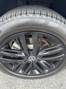 2022 Volkswagen Tiguan SE R-Line Black 4Motion   - Photo 11 - Stuarts Draft, VA 24477