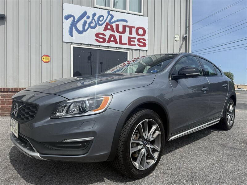 2017 Volvo S60 T5 AWD Cross Country Platinum's photo