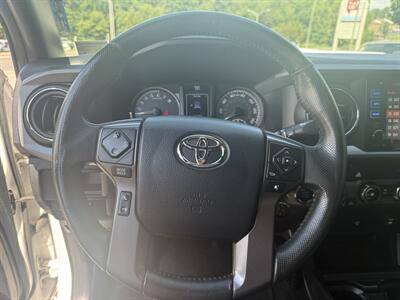 2016 Toyota Tacoma TRD Sport   - Photo 22 - Stuarts Draft, VA 24477