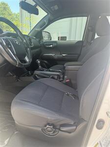 2016 Toyota Tacoma TRD Sport   - Photo 17 - Stuarts Draft, VA 24477