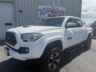 2016 Toyota Tacoma TRD Sport   - Photo 2 - Stuarts Draft, VA 24477