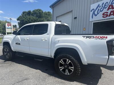 2016 Toyota Tacoma TRD Sport   - Photo 13 - Stuarts Draft, VA 24477