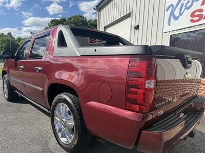 2009 Chevrolet Avalanche LTZ - Photo 10 - Stuarts Draft, VA 24477