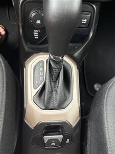2017 Jeep Renegade Latitude   - Photo 19 - Stuarts Draft, VA 24477