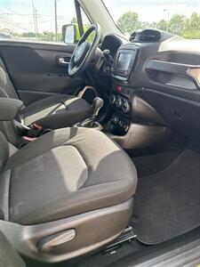 2017 Jeep Renegade Latitude   - Photo 28 - Stuarts Draft, VA 24477