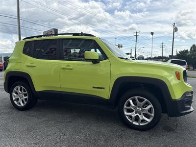 2017 Jeep Renegade Latitude   - Photo 5 - Stuarts Draft, VA 24477