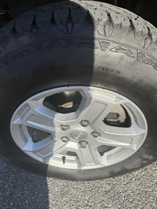 2021 Jeep Gladiator Sport S   - Photo 11 - Stuarts Draft, VA 24477