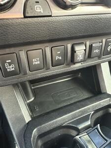 2022 Toyota Tacoma Limited   - Photo 24 - Stuarts Draft, VA 24477