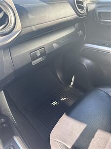 2022 Toyota Tacoma Limited   - Photo 26 - Stuarts Draft, VA 24477