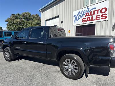 2022 Toyota Tacoma Limited   - Photo 11 - Stuarts Draft, VA 24477