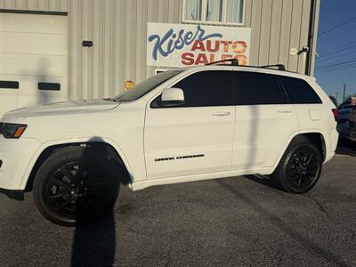 2017 Jeep Grand Cherokee Altitude   - Photo 10 - Stuarts Draft, VA 24477