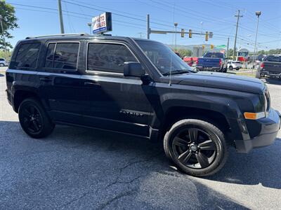 2017 Jeep Patriot Latitude   - Photo 4 - Stuarts Draft, VA 24477
