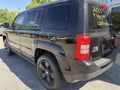 2017 Jeep Patriot Latitude   - Photo 8 - Stuarts Draft, VA 24477