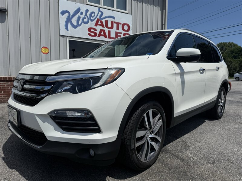 2018 Honda Pilot Elite   - Photo 1 - Stuarts Draft, VA 24477
