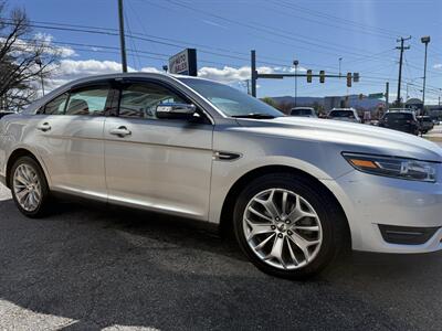 2017 Ford Taurus Limited   - Photo 5 - Stuarts Draft, VA 24477