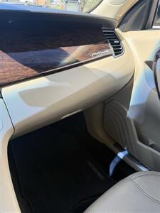 2017 Ford Taurus Limited   - Photo 22 - Stuarts Draft, VA 24477