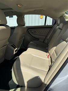 2017 Ford Taurus Limited   - Photo 24 - Stuarts Draft, VA 24477