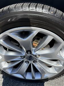 2017 Ford Taurus Limited   - Photo 11 - Stuarts Draft, VA 24477